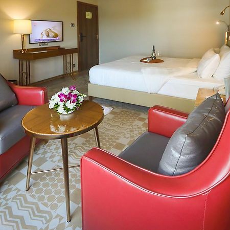 เดอะ กร็องเดอร์ บูทิก โฮเต็ล Hotel มุมไบ ภายนอก รูปภาพ