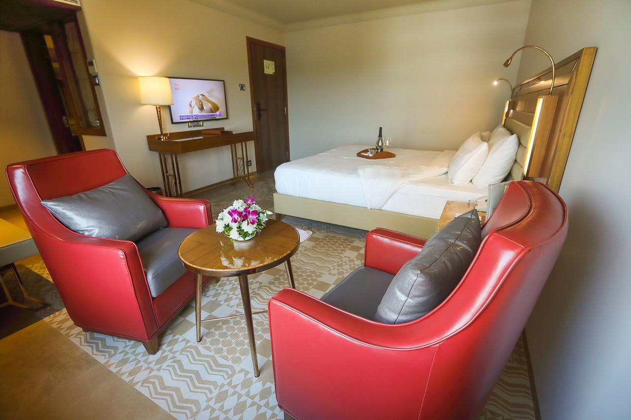 เดอะ กร็องเดอร์ บูทิก โฮเต็ล Hotel มุมไบ ภายนอก รูปภาพ